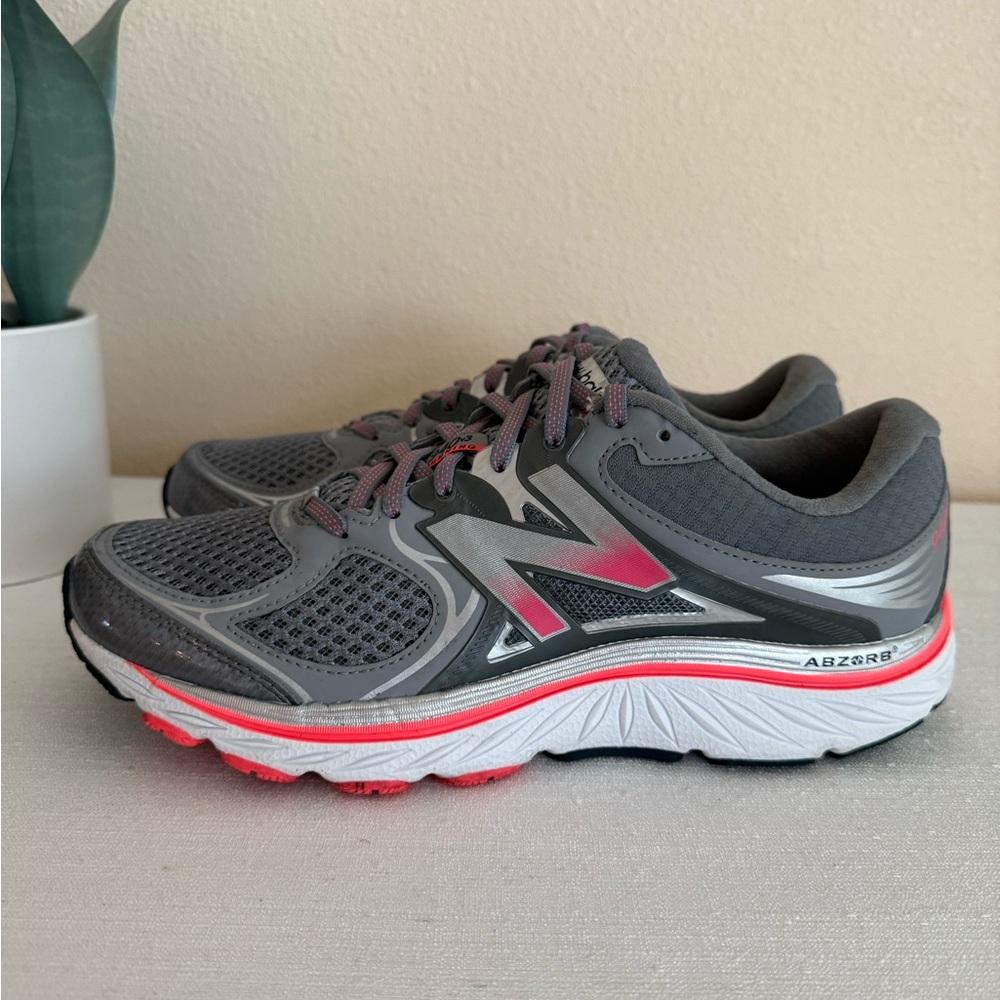 New Balance 940v3 Athletic Sneakers in Gray and Pink - Picture 4 of 14